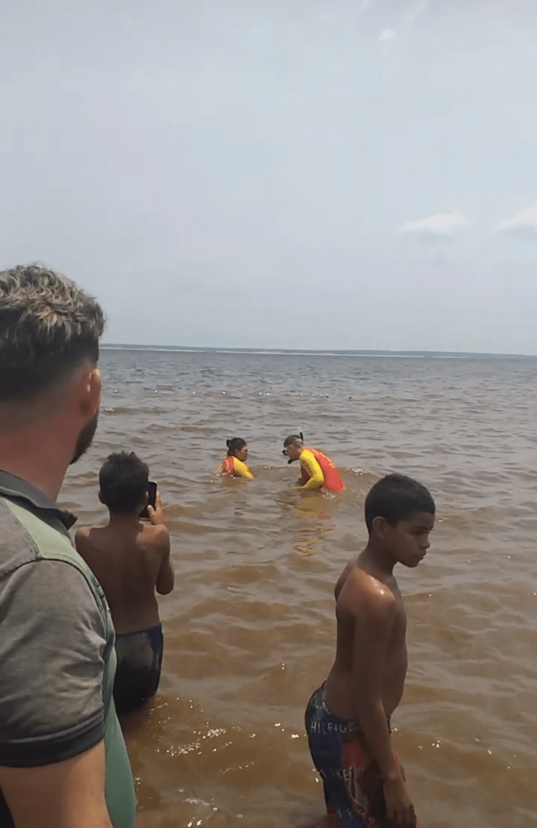 VÍdeo Banhistas Encontram Ossada Humana Na Praia Da Ponta Negra Portal Flagrante