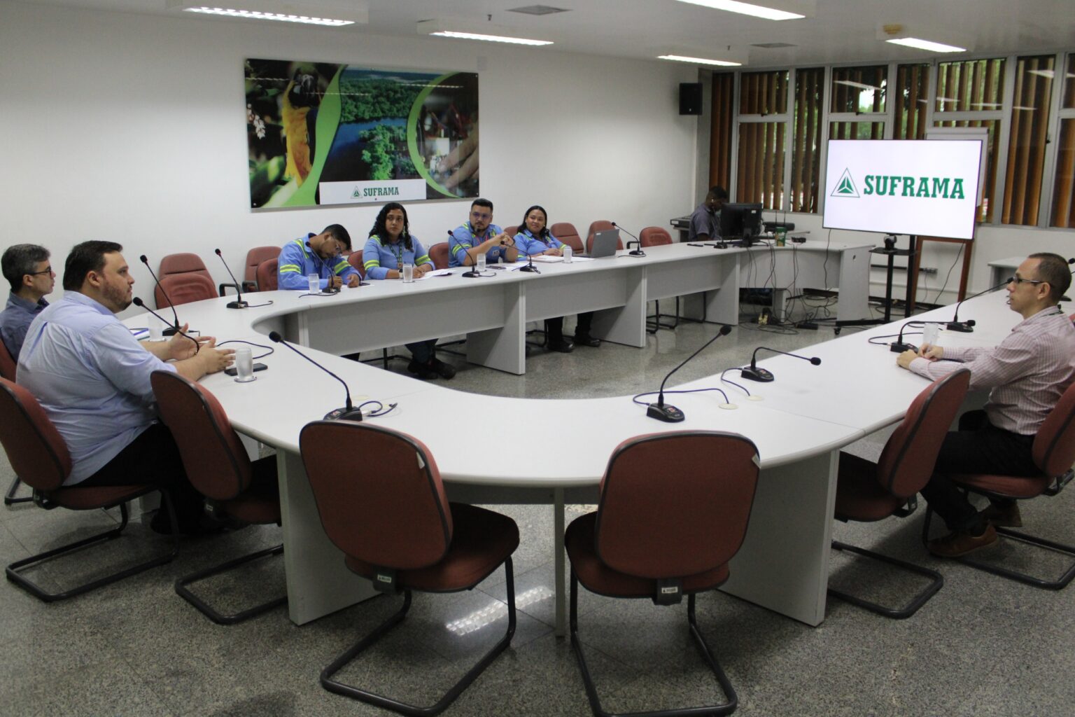 Suframa e Grupo Chibatão discutem estratégias para minimizar efeitos da estiagem de 2025 no Amazonas