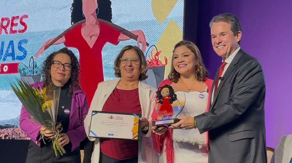 Professora amazonense conquista o Prêmio Mulheres das Águas, do Ministério da Pesca e Aquicultura (MPA)