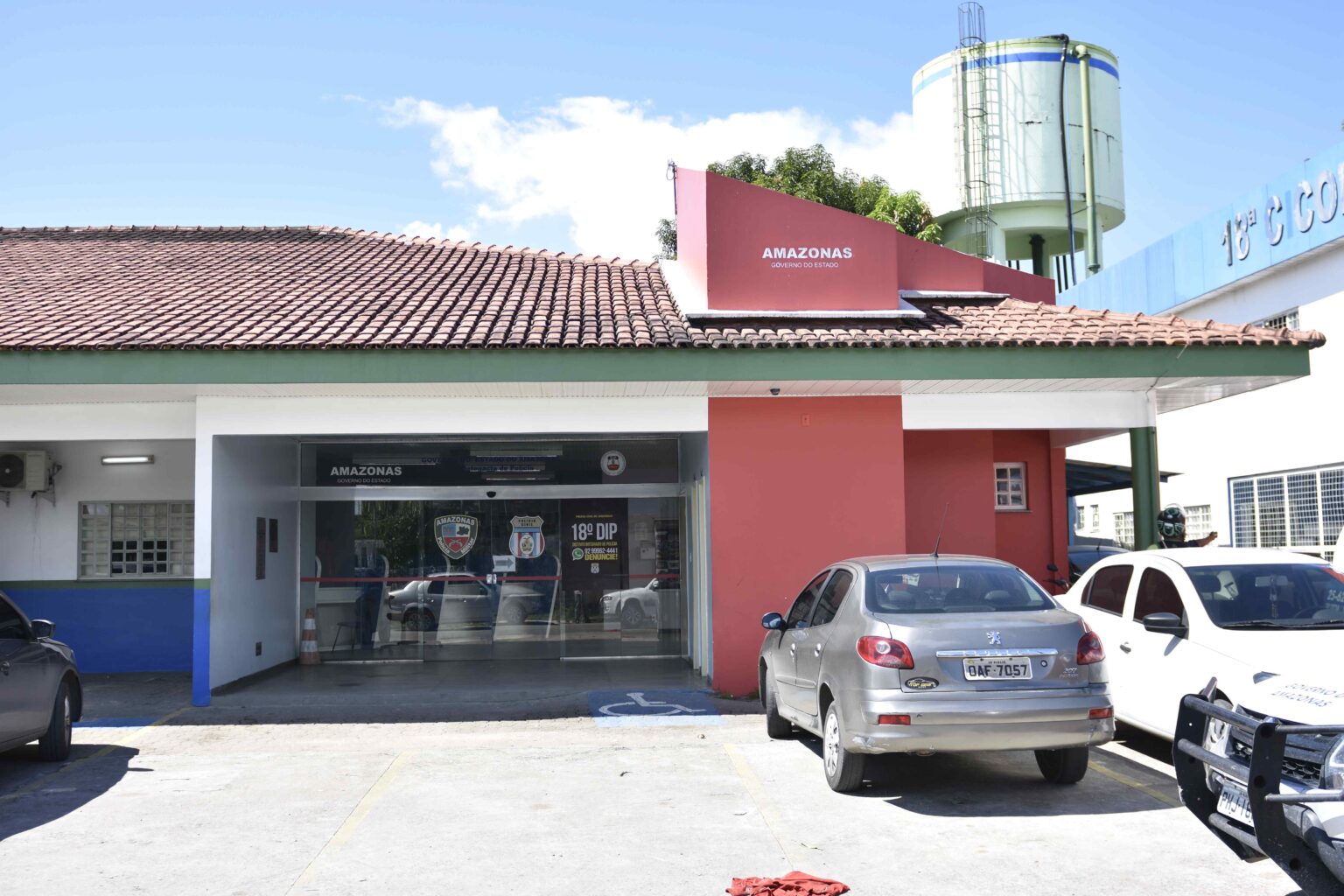 PC-AM prende homem condenado a mais de 9 anos por roubo e mais dois crimes