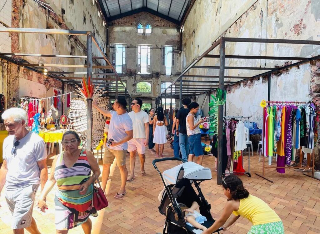 Centro de Manaus tem aulas de Yoga e oficina de tecidos com artistas circenses neste fim de semana