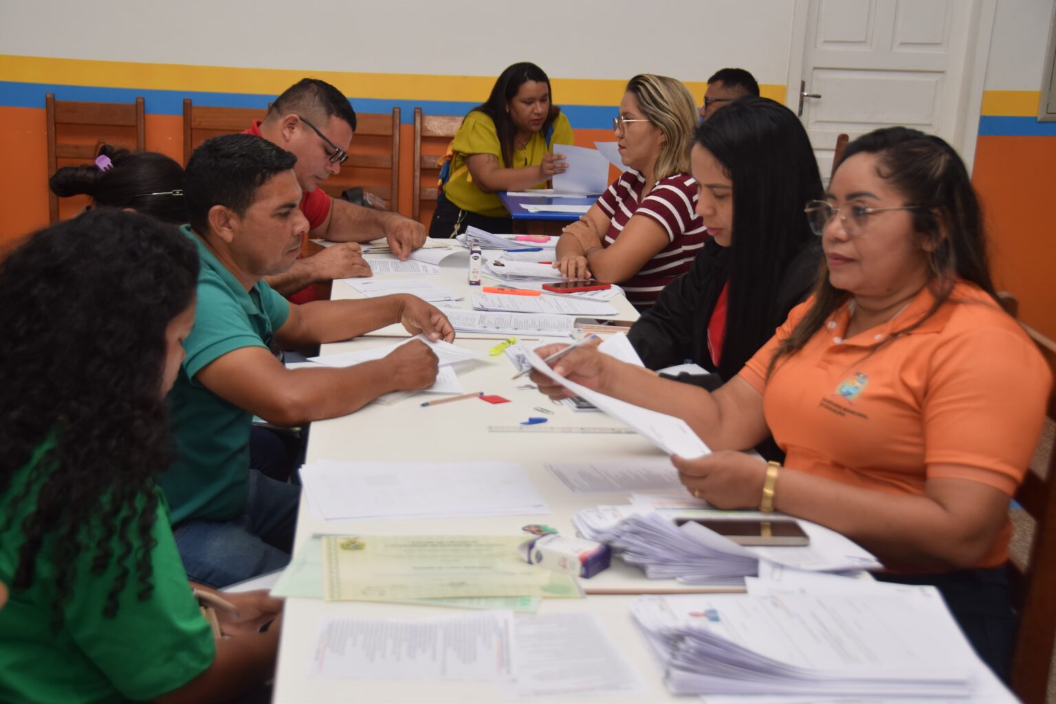 PREFEITURA de Parintins assina contratos de aprovados no Processo Seletivo de Várzea até terça-feira, 24