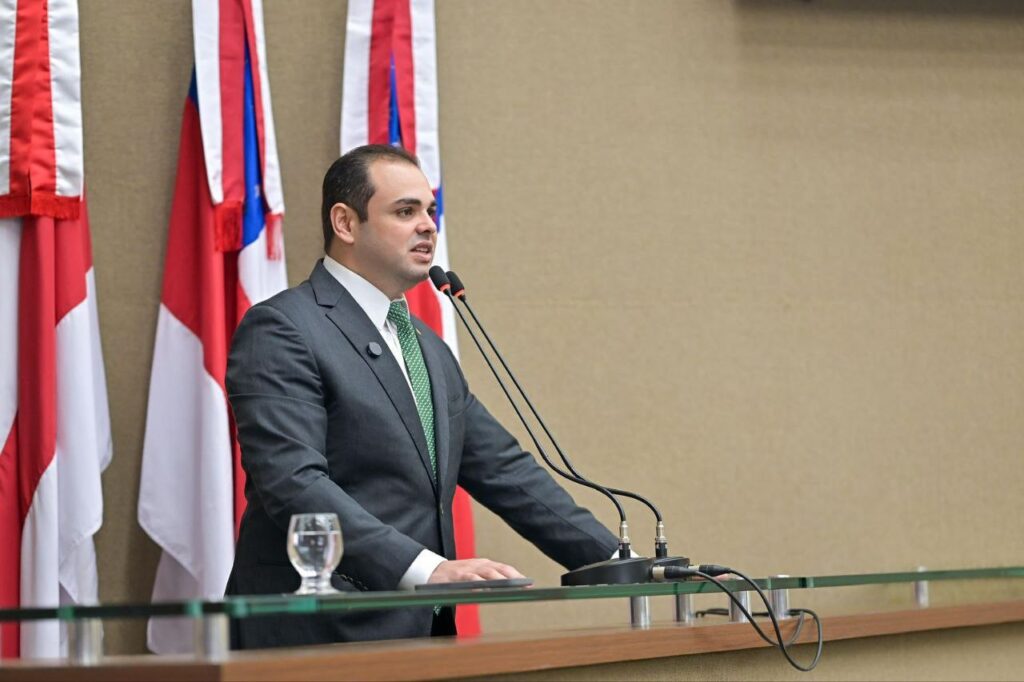 Deputado Roberto Cidade reforça leis de sua autoria que apoiam o comércio e o empreendedorismo
