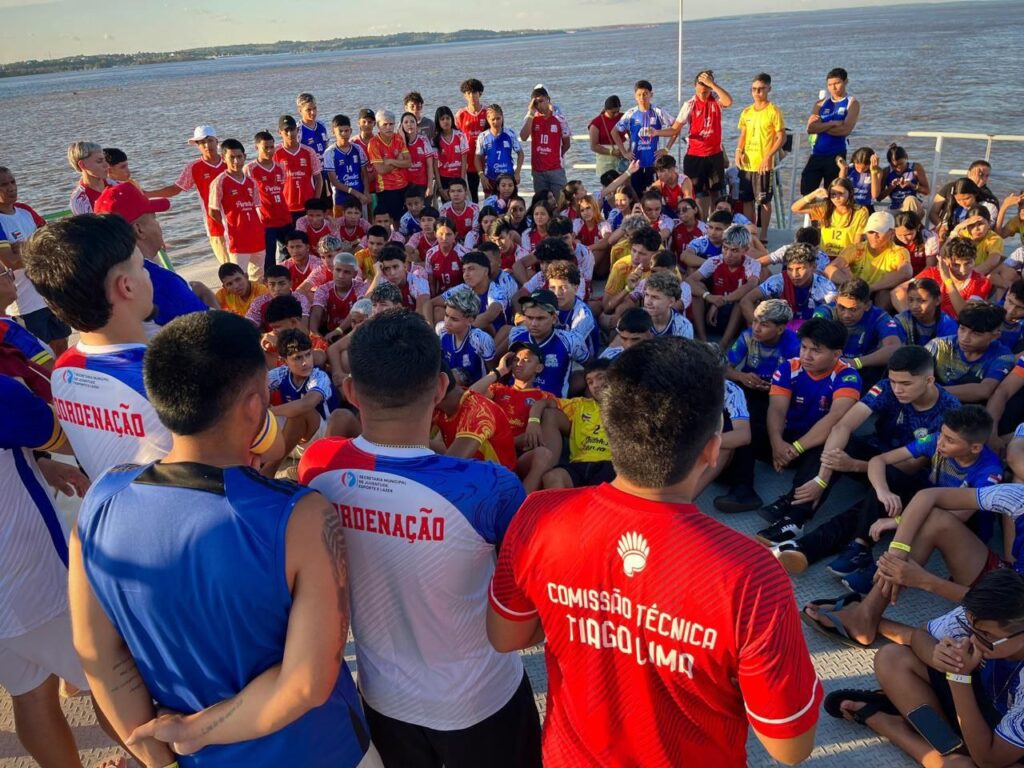 Confiante: Delegação de Parintins desembarca em Manaus para disputa dos Jogos Escolares do Amazonas