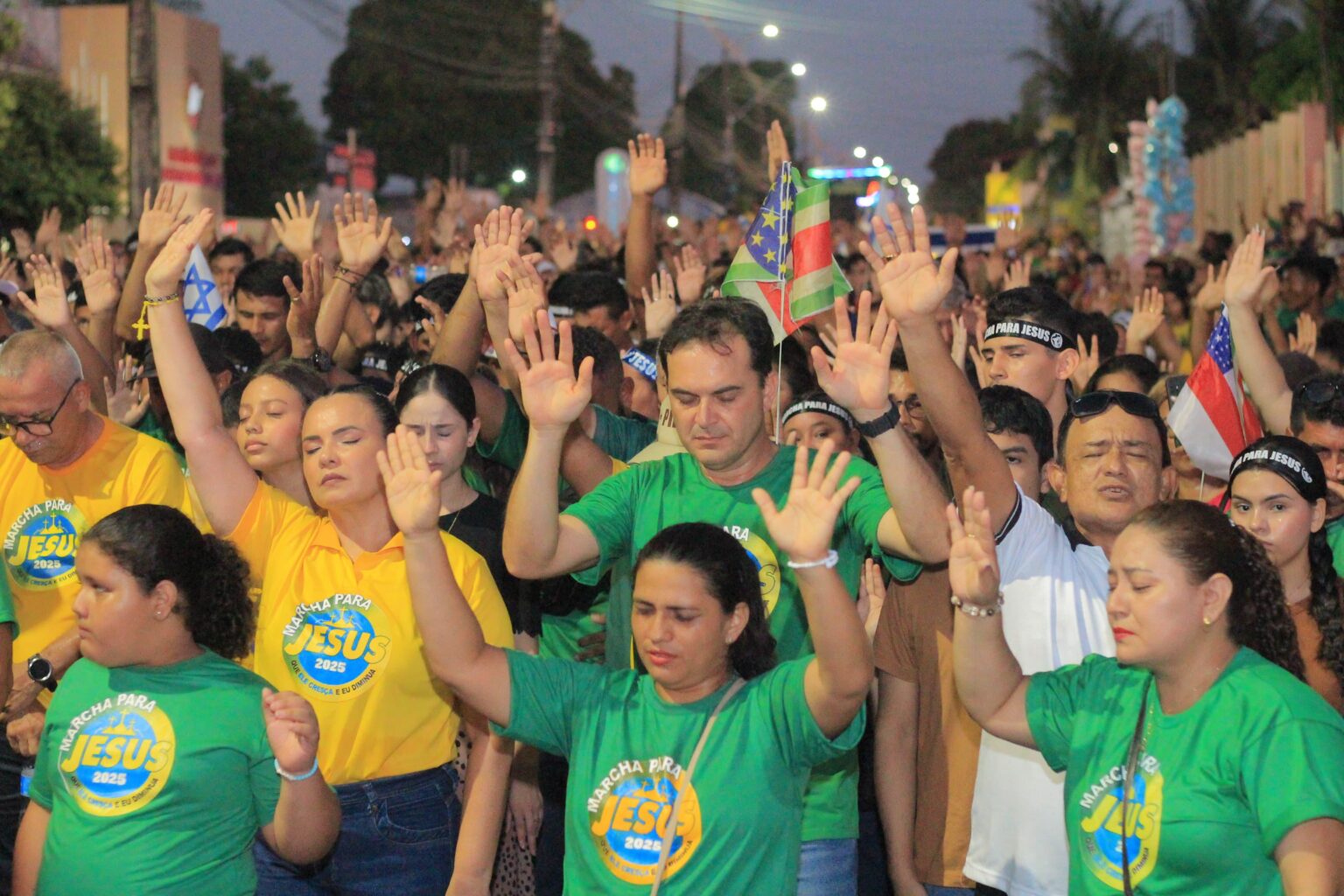 MAIS DE 40 MIL CRISTÃOS Prefeitura de Parintins apoia comunidade evangélica e celebra Marcha Para Jesus