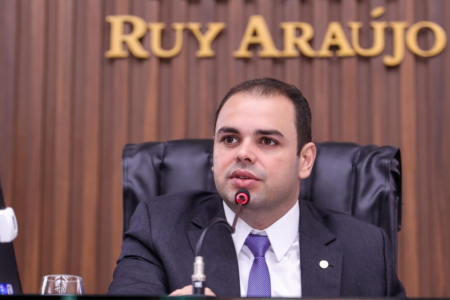Presidente Roberto Cidade reabre os trabalhos legislativos do plenário do Parlamento Amazonense nesta terça-feira (5)