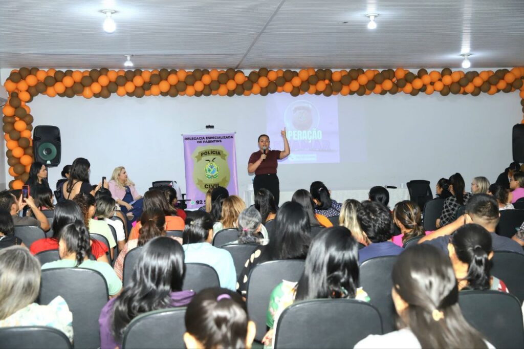 Lei Maria da Penha: vice-prefeita Vanessa Gonçalves participa de encontro com delegada e técnicos da assistência social