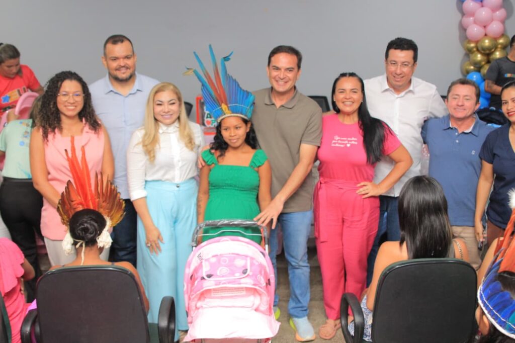 Prefeitura de Parintins investe na primeira infância e entrega kits bebê