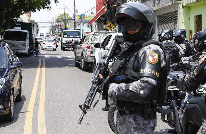 Polícia Militar do Amazonas captura dois foragidos da Justiça após abordagens no Centro de Manaus