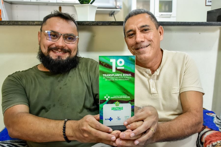 Dia do Pais: Transplante de rim realizado no Delphina Aziz fortalece laços entre pai e filho no Amazonas