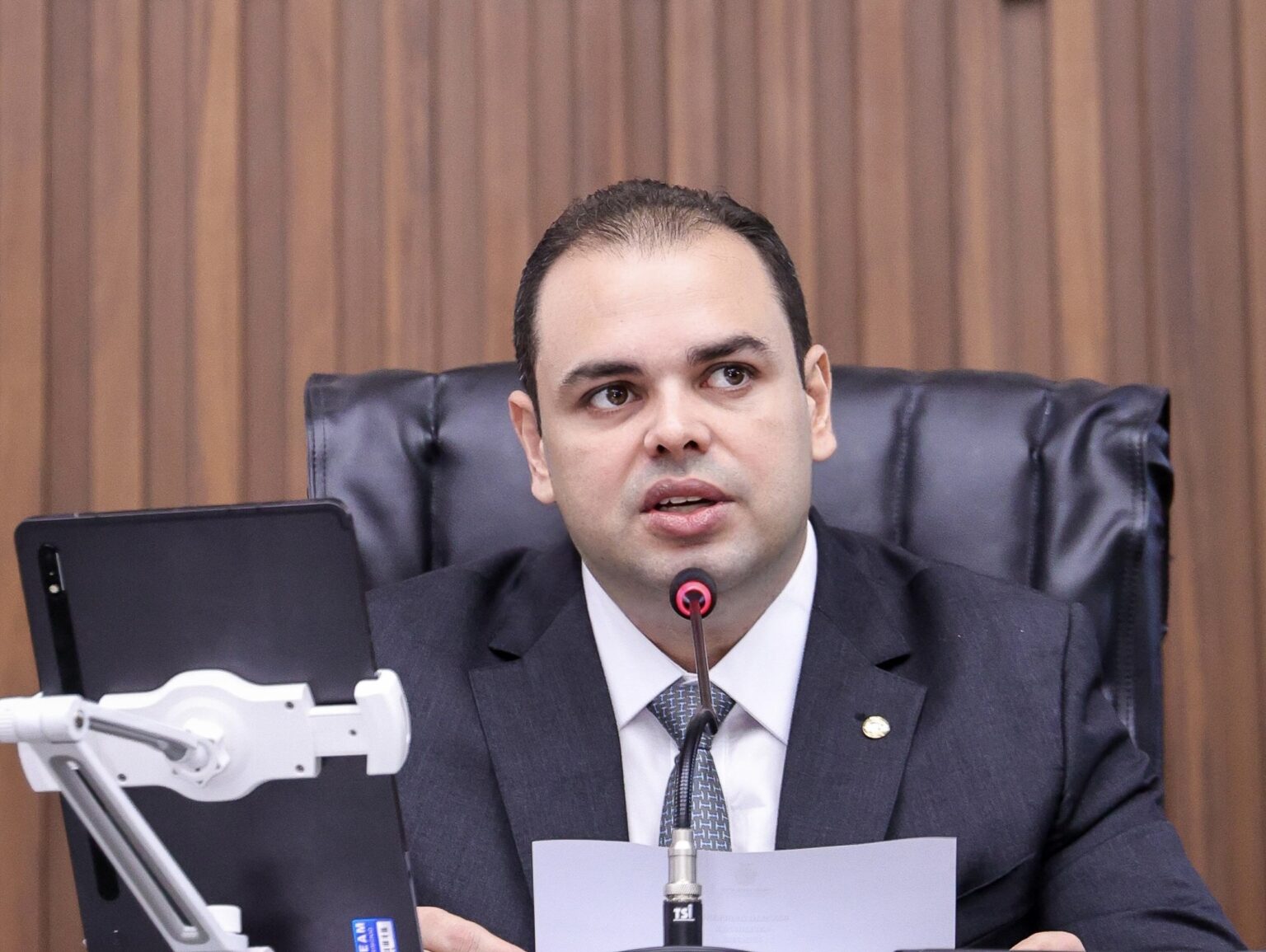 Aleam analisa projeto do deputado Roberto Cidade que alerta sobre perigos de plantas tóxicas para crianças e animais