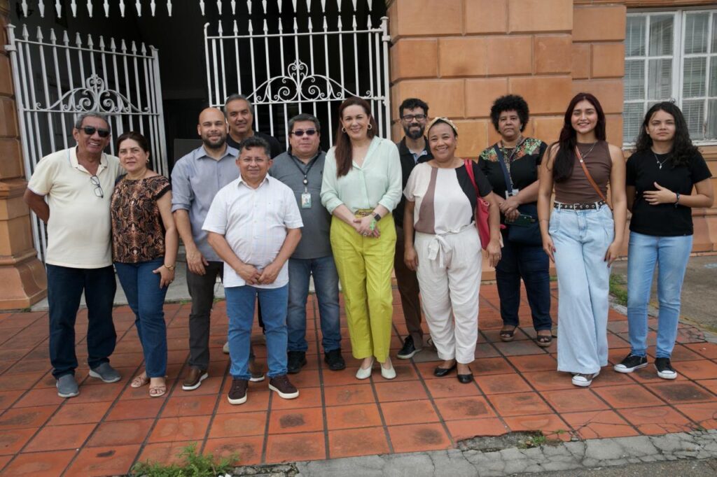 Sinésio Campos articula repasse do prédio da Alfândega para a UEA e anuncia futuro uso educacional