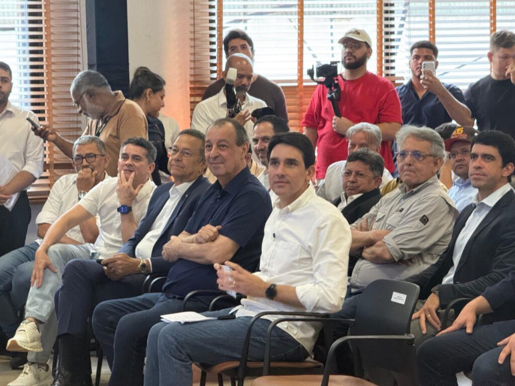 Sinésio defende polo naval para geração de empregos durante visita de ministro de Portos e Aeroportos ao Amazonas