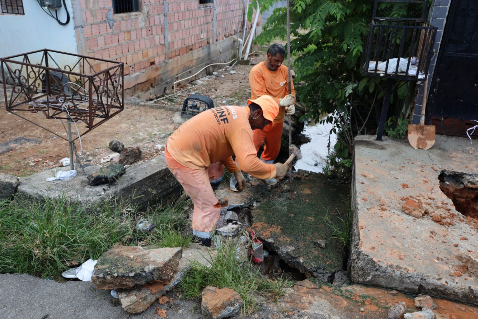 Intervenção emergencial da Prefeitura de Manaus devolve segurança para moradores do bairro Santo Antônio