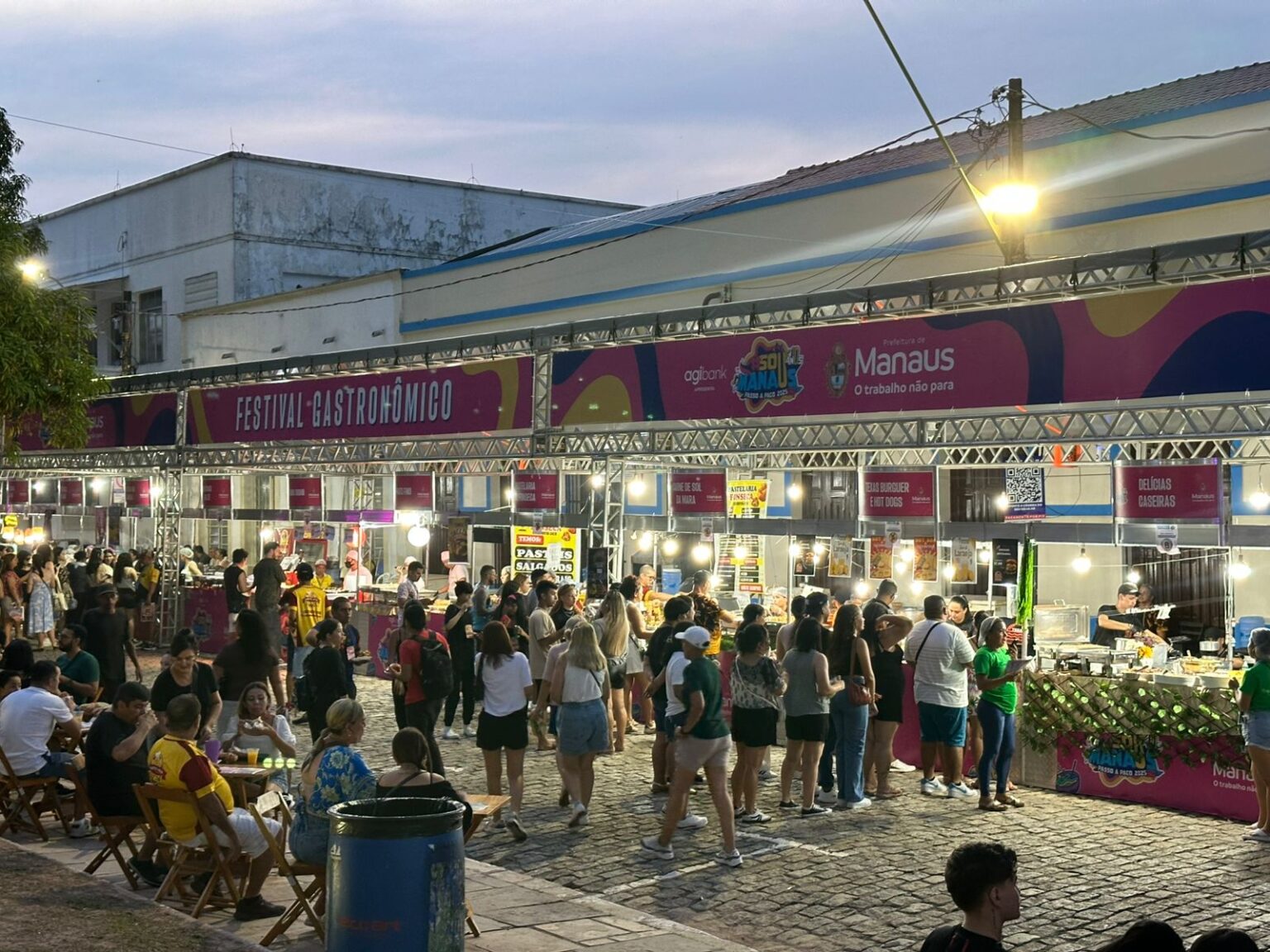 Praça Dom Pedro II reúne cultura, gastronomia e lazer no ‘#SouManaus Passo a Paço 2025’