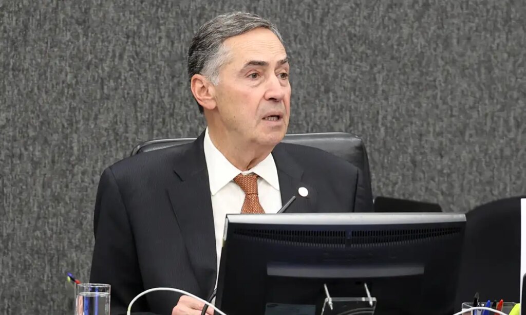 Aposentadoria de Barroso é publicada no Diário Oficial
