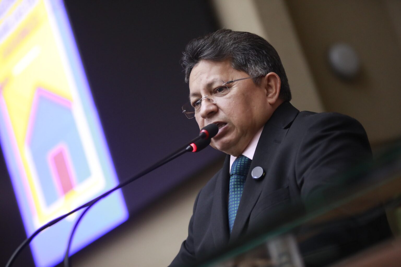 Sinésio Campos destaca impacto do programa “Luz do Povo” no Amazonas