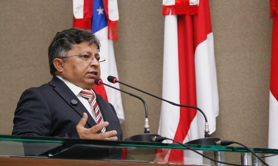 Deputado Sinésio Campos defende permanência do Aeroclube de Manaus e acompanha audiência decisiva