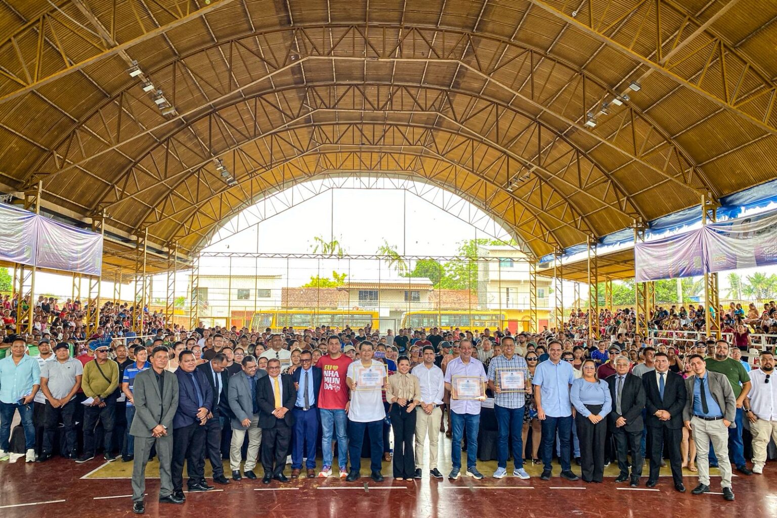 Saullo Vianna visita Nhamundá e anuncia R$ 6.260 milhões em emendas para fortalecer saúde, produção rural e turismo