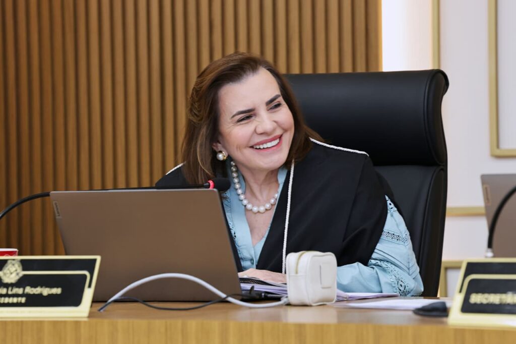 75 Anos do TCE-AM — O Tempo e a Consciência do Dever