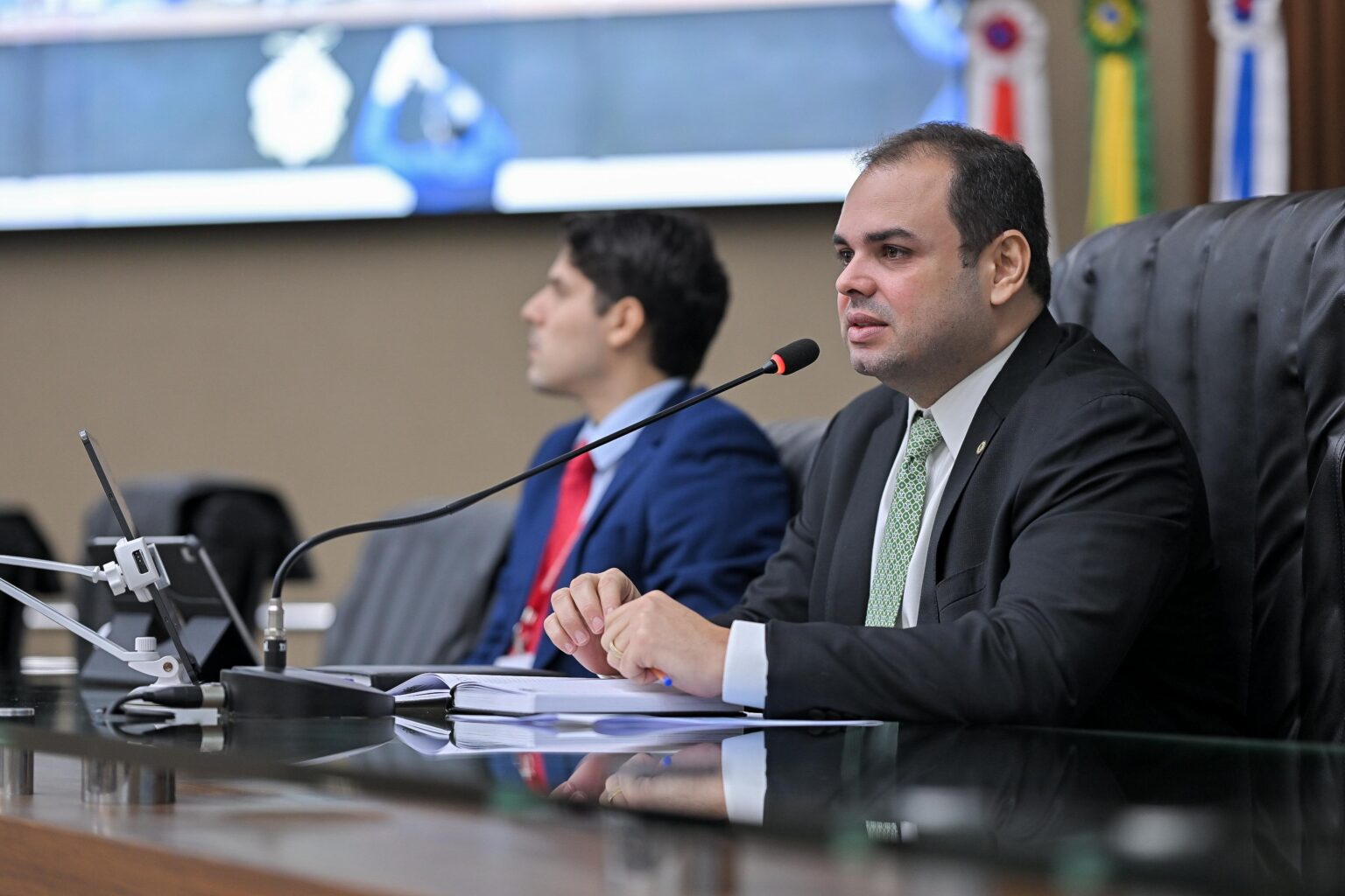 Proposta de Roberto Cidade reserva 30% de vagas em conselhos de administração e sociedades de economia mista para mulheres