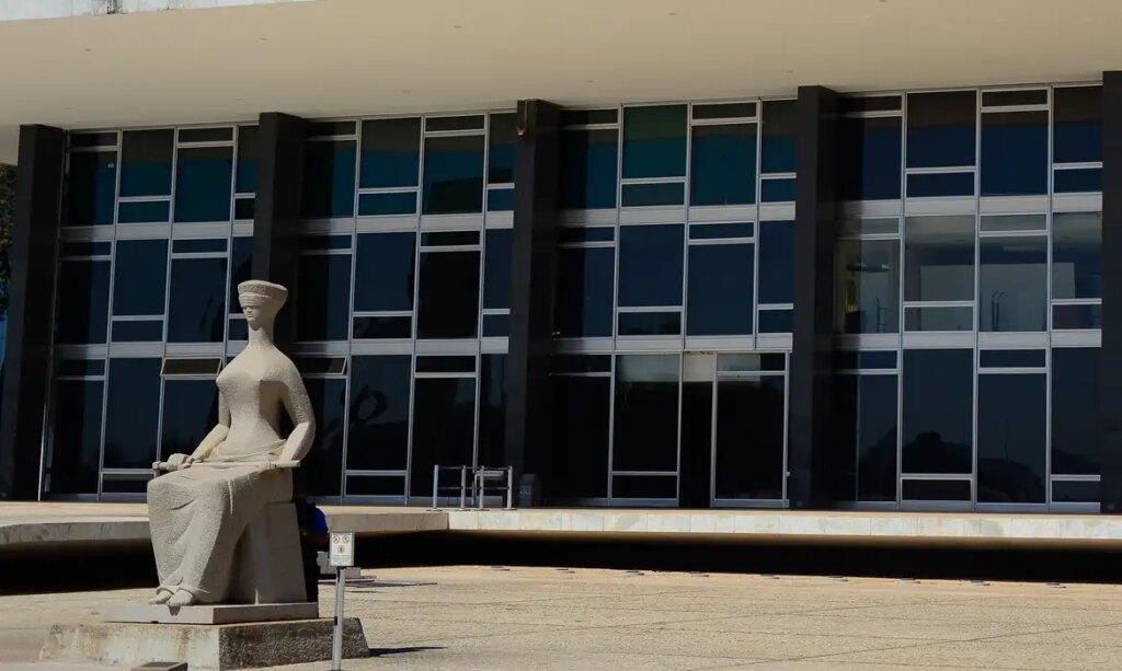 Golpe: Moraes inicia julgamento do Núcleo 4 com leitura de relatório
