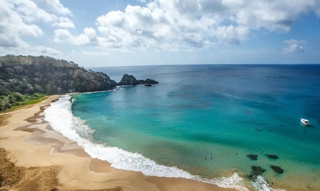 Usina solar garantirá descarbonização da energia em Noronha até 2027