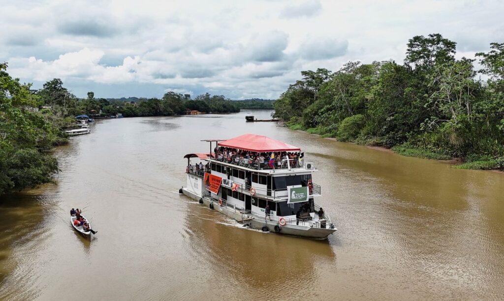 Flotilha Yaku Mama chega à COP30 com demandas de povos indígenas