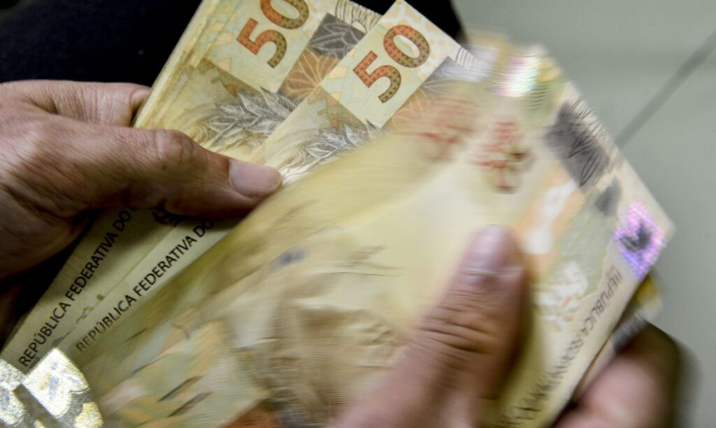 BC fecha cerco a contas-bolsão e regulamenta serviços bancários