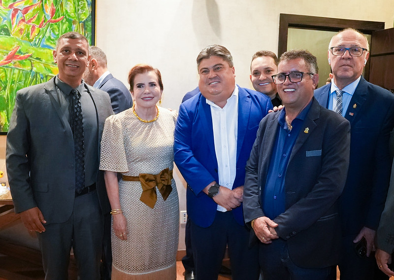 PRESIDENTE David Reis e vereadores da CMM prestigiam solenidade de entrega do Colar do Mérito de Contas no TCE-AM