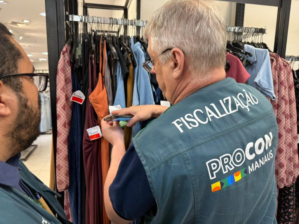 PROCON MANAUS realiza operação especial de fiscalização durante a Black Friday nos shoppings da capital