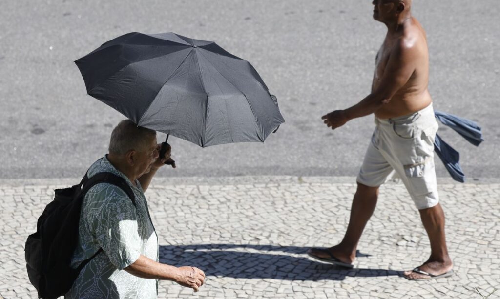 Rio de Janeiro: Calor Intenso e Chuvas Isoladas Marcam a Virada do Ano com Alertas de Saúde