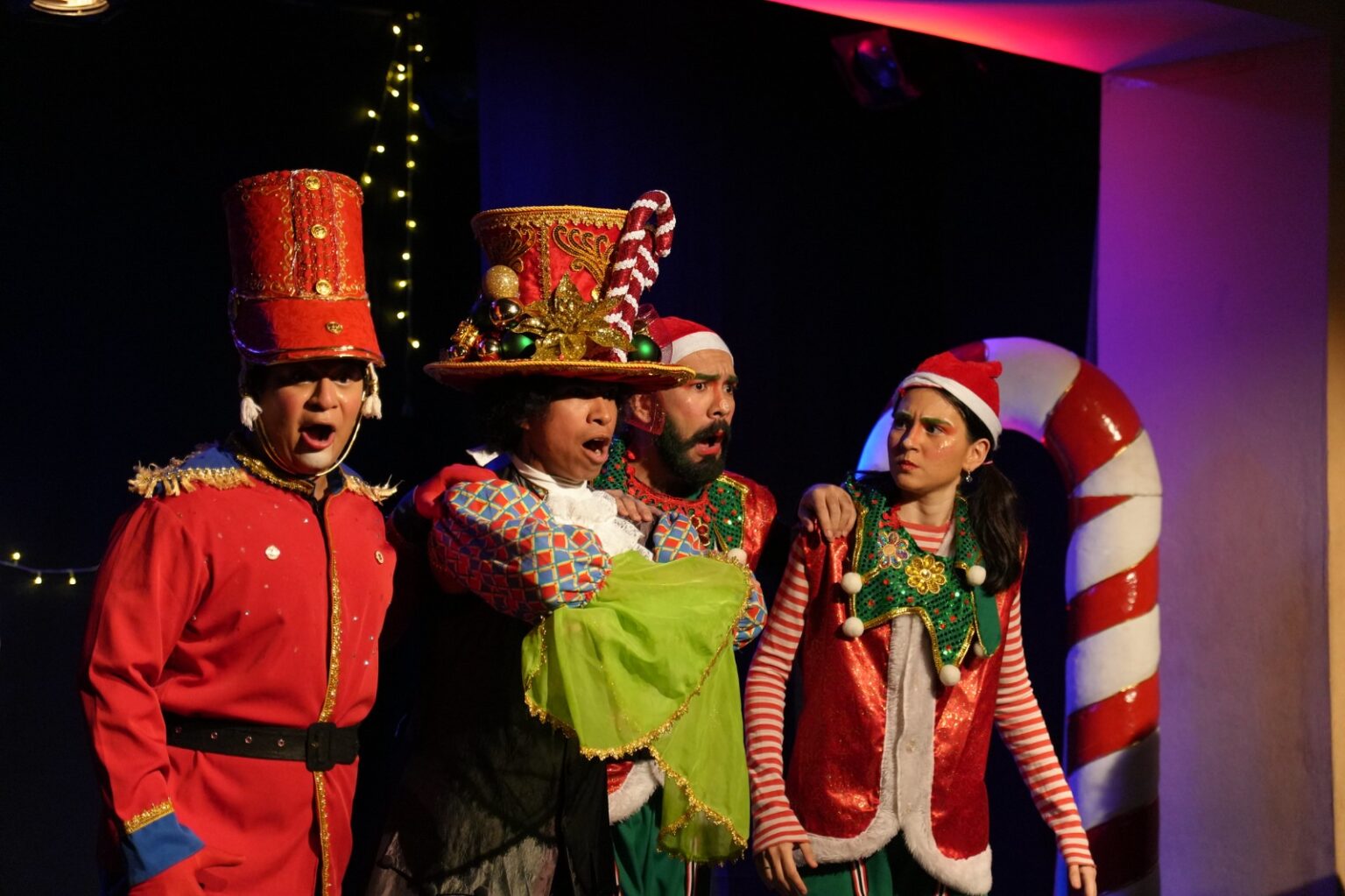 Exposição de Presépios e espetáculo ‘A Magnífica Fábrica do Papai Noel’ emocionam público no Teatro Gebes Medeiros