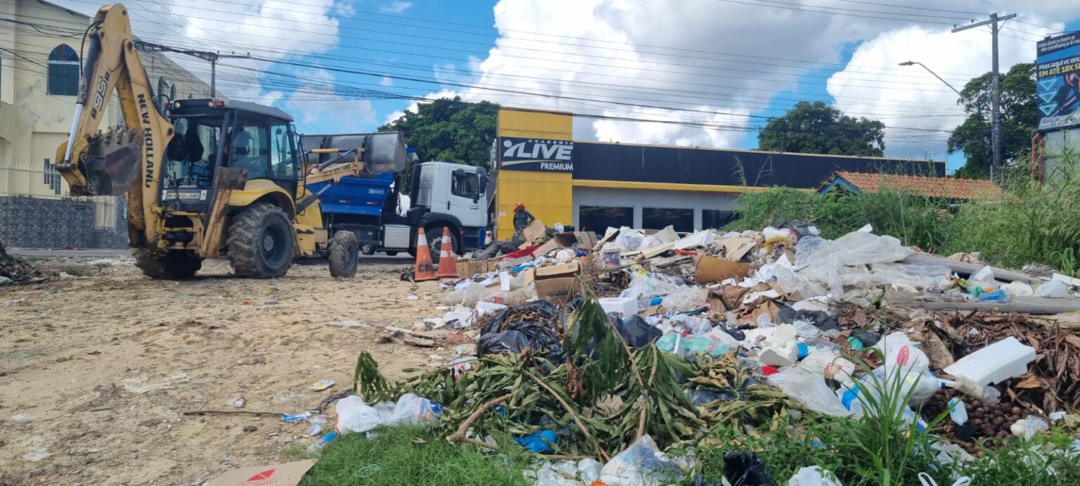 Prefeitura de Manaus reage ao descarte irregular com ação pesada e educação ambiental