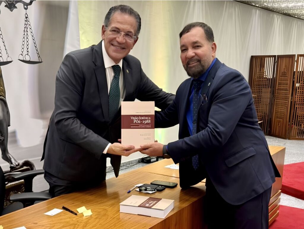Gilmar Nascimento representa a Câmara Municipal de Manaus e a Comissão de Prerrogativas da OAB-AM em homenagem do STJ ao ministro Mauro Campbell
