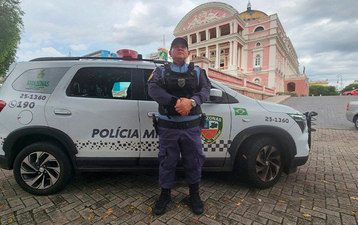 Polícia Militar do Amazonas captura foragida da Justiça dentro de ônibus do transporte coletivo