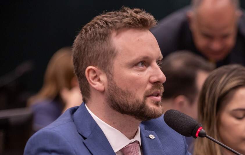 “Quem não gosta do nome de Flávio Bolsonaro, vote em ladrão de aposentado”, diz deputado Mauricio Marcon