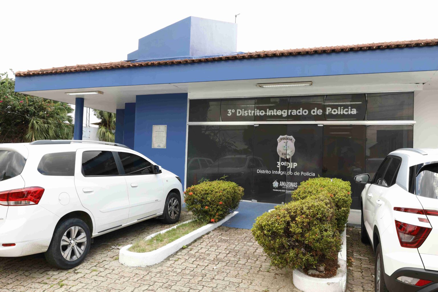 Homem que fugiu após tentativa de homicídio e causou acidente que matou policial rodoviário é preso em Manaus