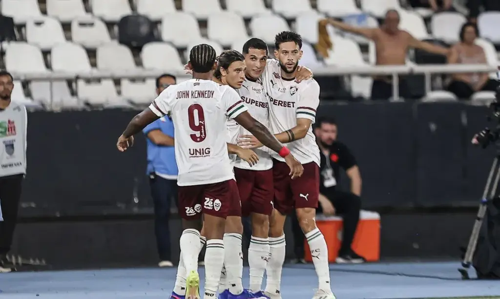 Fluminense vence Vasco e larga na frente em semifinal do Carioca; técnico do Cruzmaltino é demitido