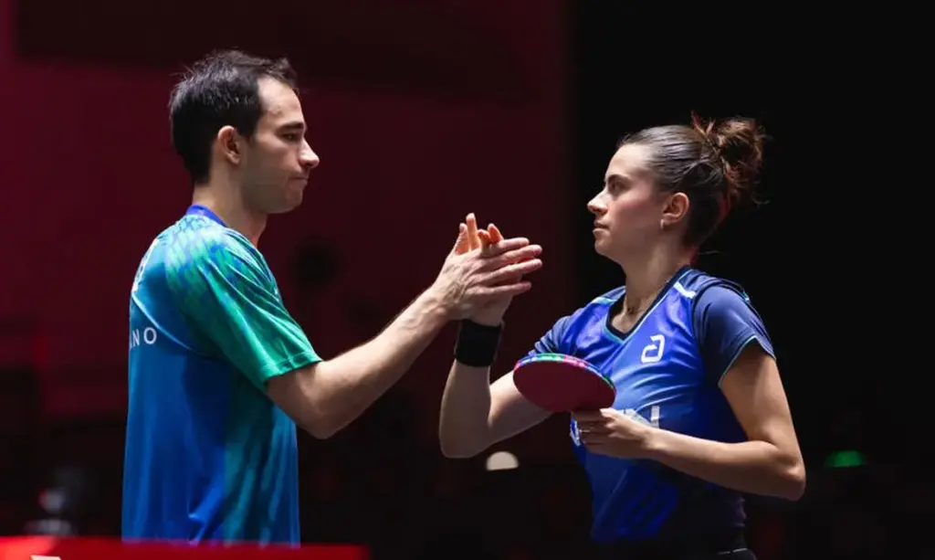 Calderano e Takahashi avançam às semifinais de duplas mistas no Singapore Smash
