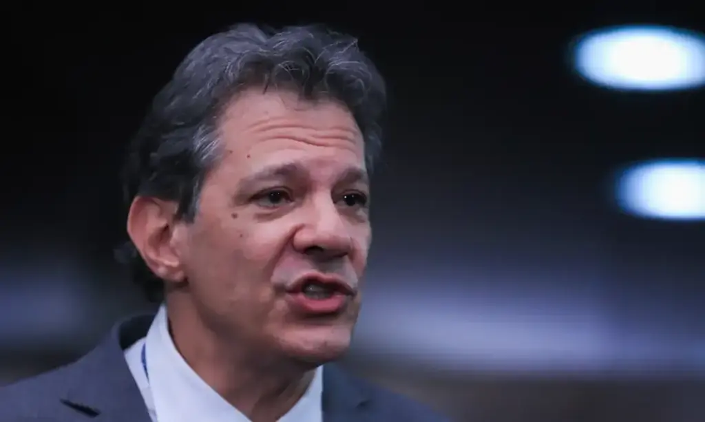 Haddad explica aumento de imposto em importados e foca em proteger indústria nacional
