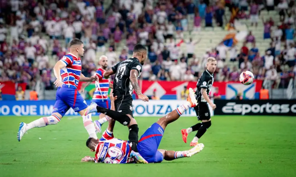 Fim de semana de futebol decisivo: Clássico-Rei e semifinal do Baiano na TV Brasil