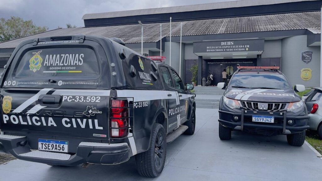 PC-AM prende homem suspeito de matar colega de trabalho a facadas dentro de embarcação no Centro de Manaus