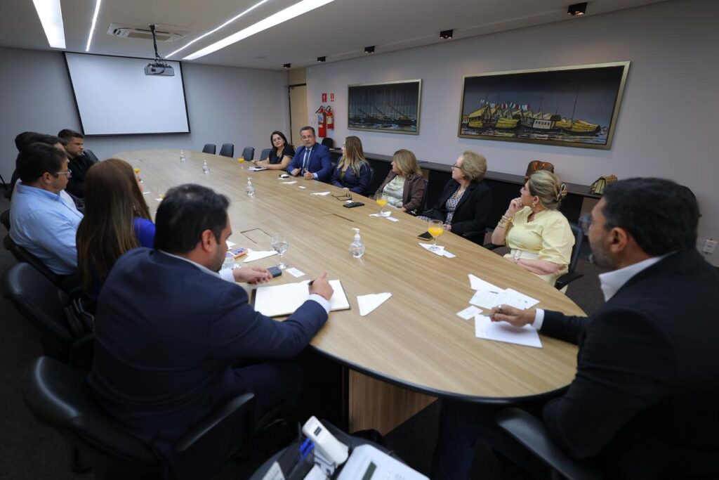 Governador Wilson Lima articula ações integradas para fortalecer a proteção e o bem-estar animal no Amazonas