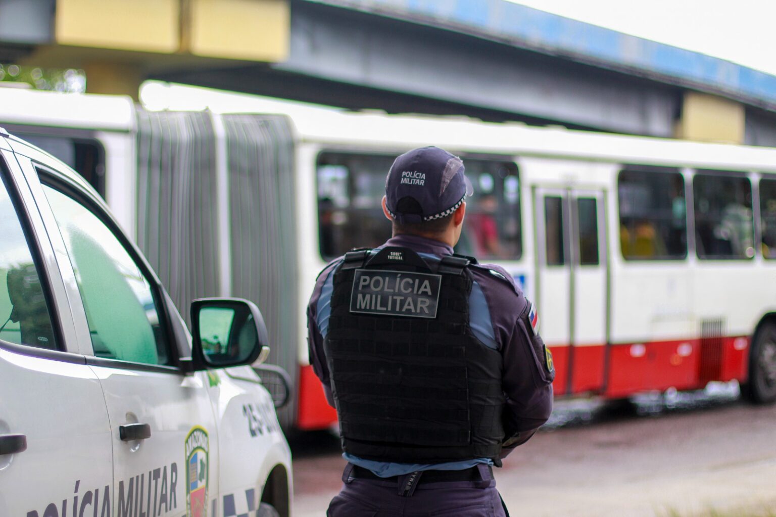 Mulher procurada por homicídio em Iranduba é presa pela PMAM em Manaus com auxílio do Paredão