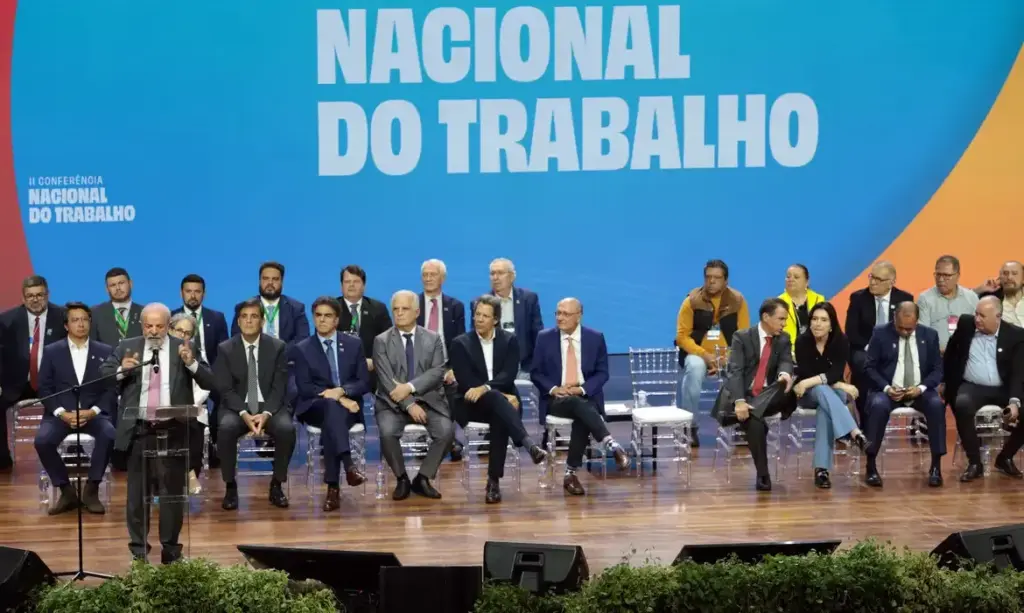Fim da escala 6×1: Lula defende acordo tripartido entre governo, patrões e empregados