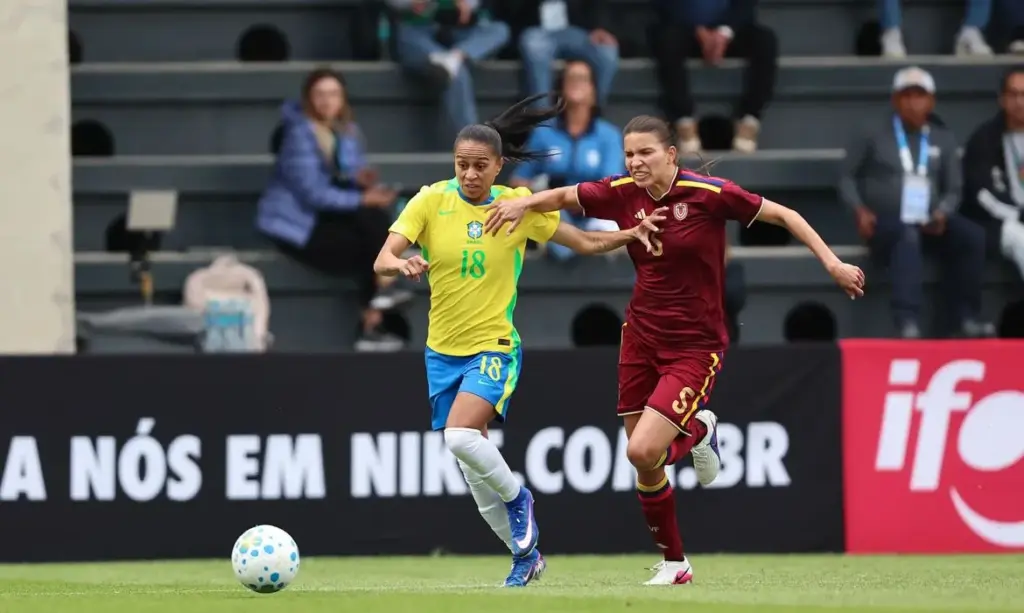 Seleção feminina sofre virada e perde para Venezuela em amistoso