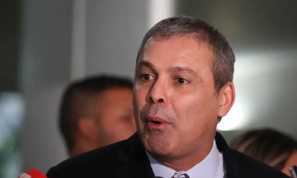 Deputado contesta na Justiça alta de até 15% na conta de luz no Rio