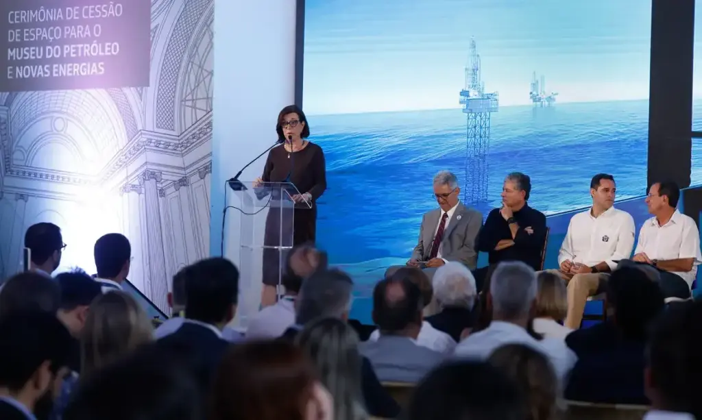 Petrobras adia leilão de combustíveis para reavaliar estoques em meio a tensões globais