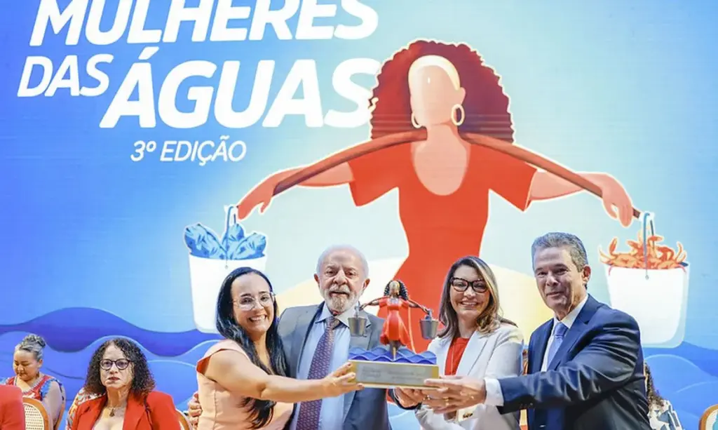 Lula garante seguro-defeso a pescadores artesanais e critica fraudes no benefício